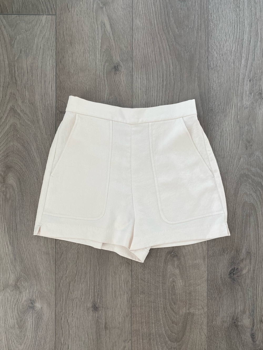 Aritzia Wilfred Boissier shorts